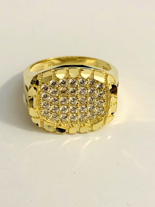 10K Men's Ring (off oval shape dia cut border)
